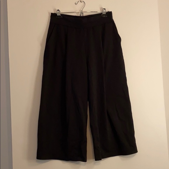 lululemon wideleg capri pants - Picture 2 of 2